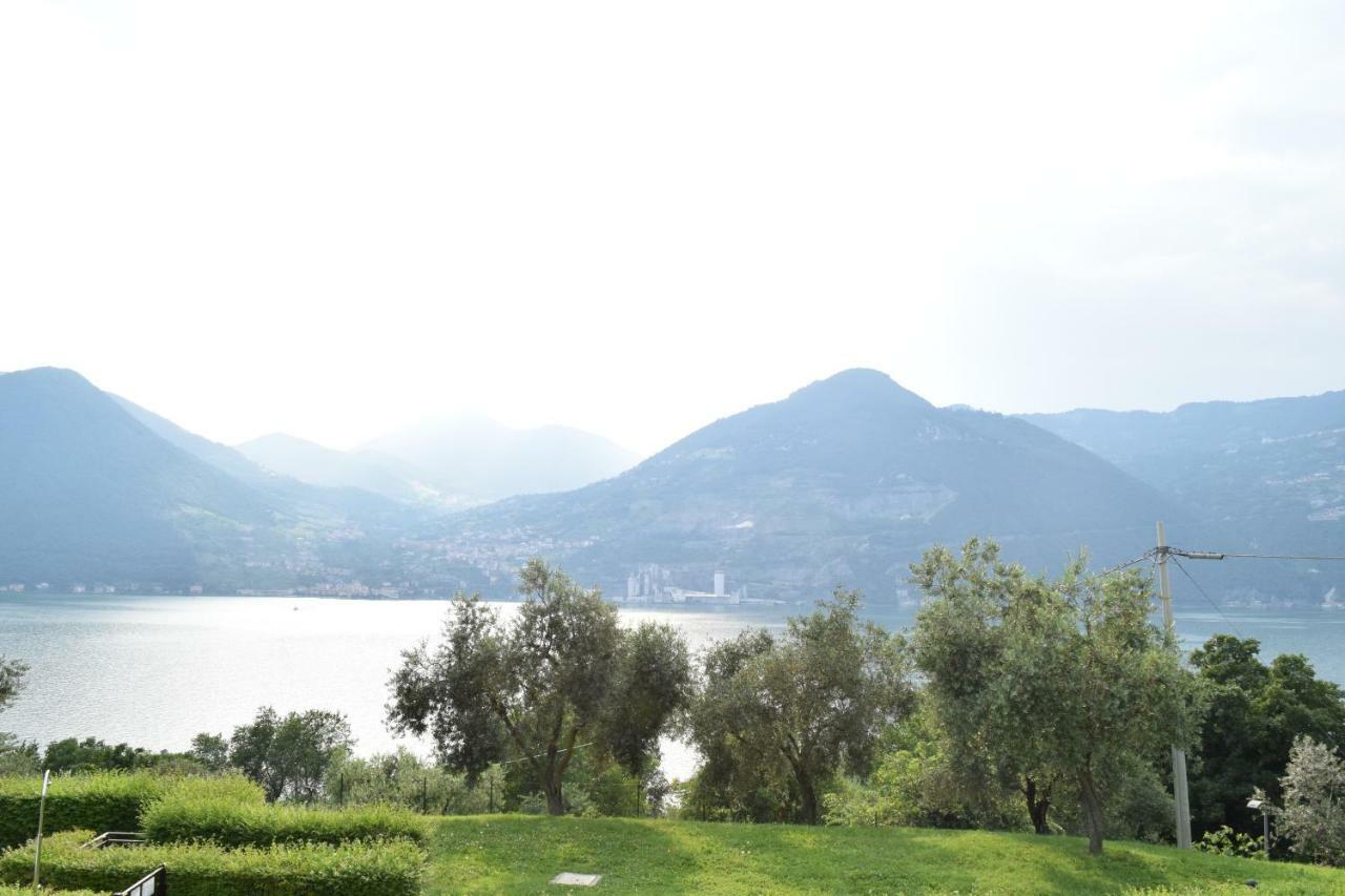 Appartamento Agnesi Monte Isola Buitenkant foto